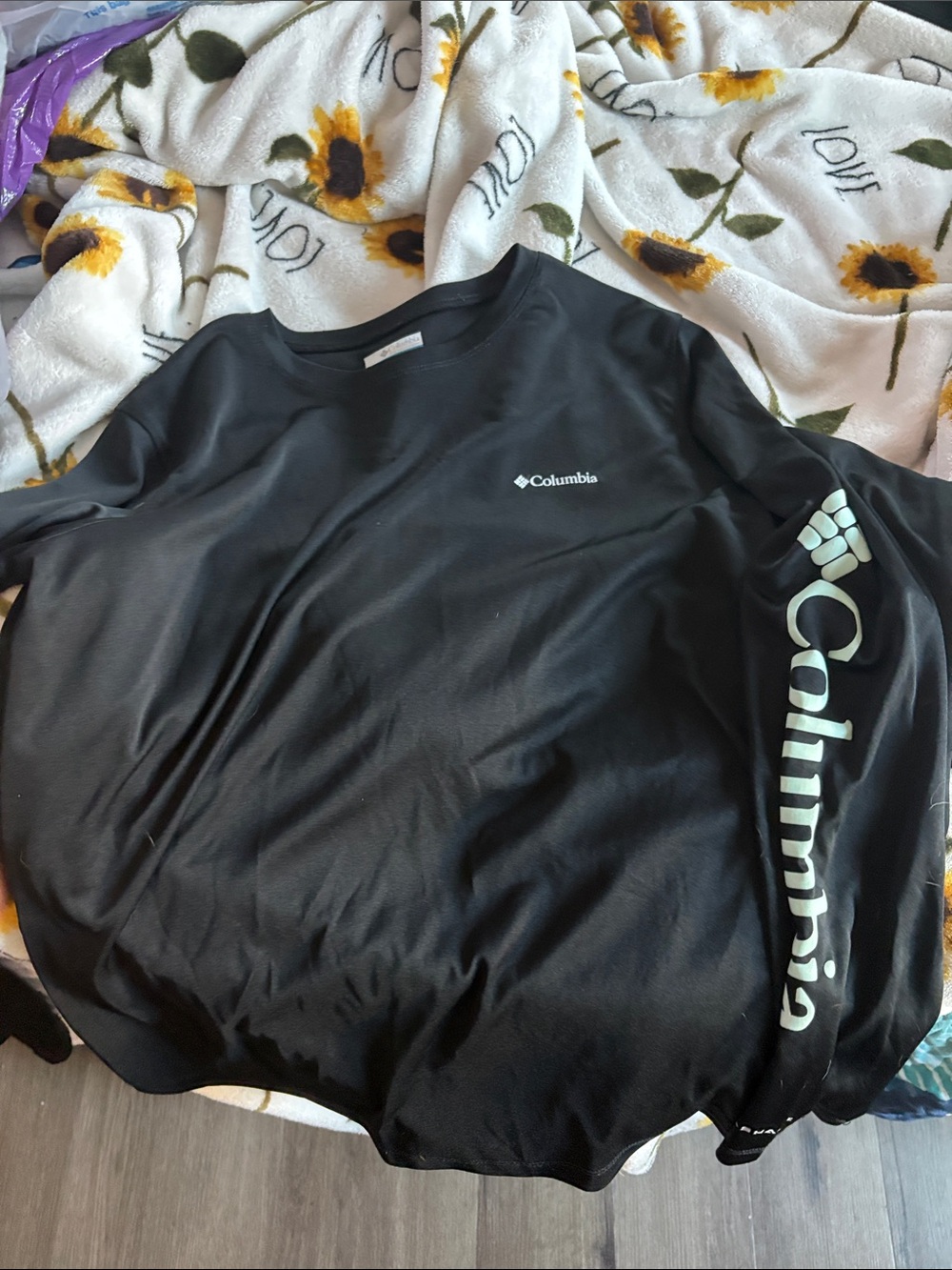 Columbia Black and Lavender Long Sleeve Performance Shirts (2) - Picture 2 of 5